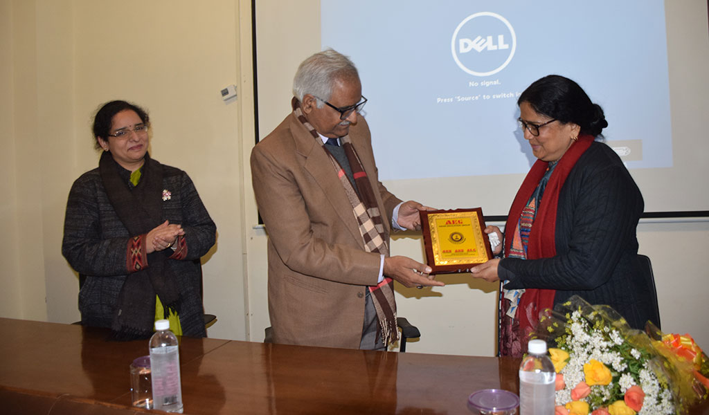 Prof. (Dr) Sanghamitra Sheel Acharya, SSS-JNU, delivers an illuminating expert guest lecture on ‘Climate Change & Sustainable Development’ at ALC