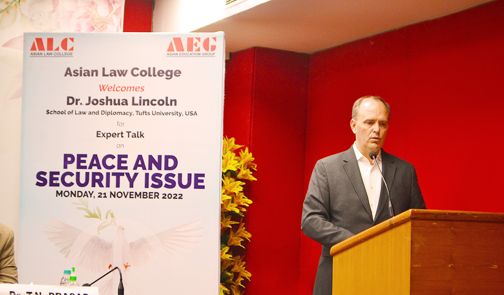Asian Law College hosts Dr. Joshua Lincoln for an expert talk on Peace and Security Issue.